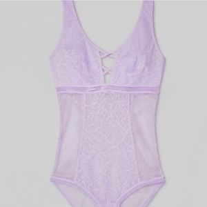 Gilligan & O'Malley Lace Bodysuit. Size M.